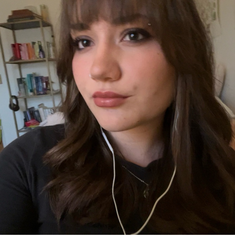 Meet your Posher, Ava